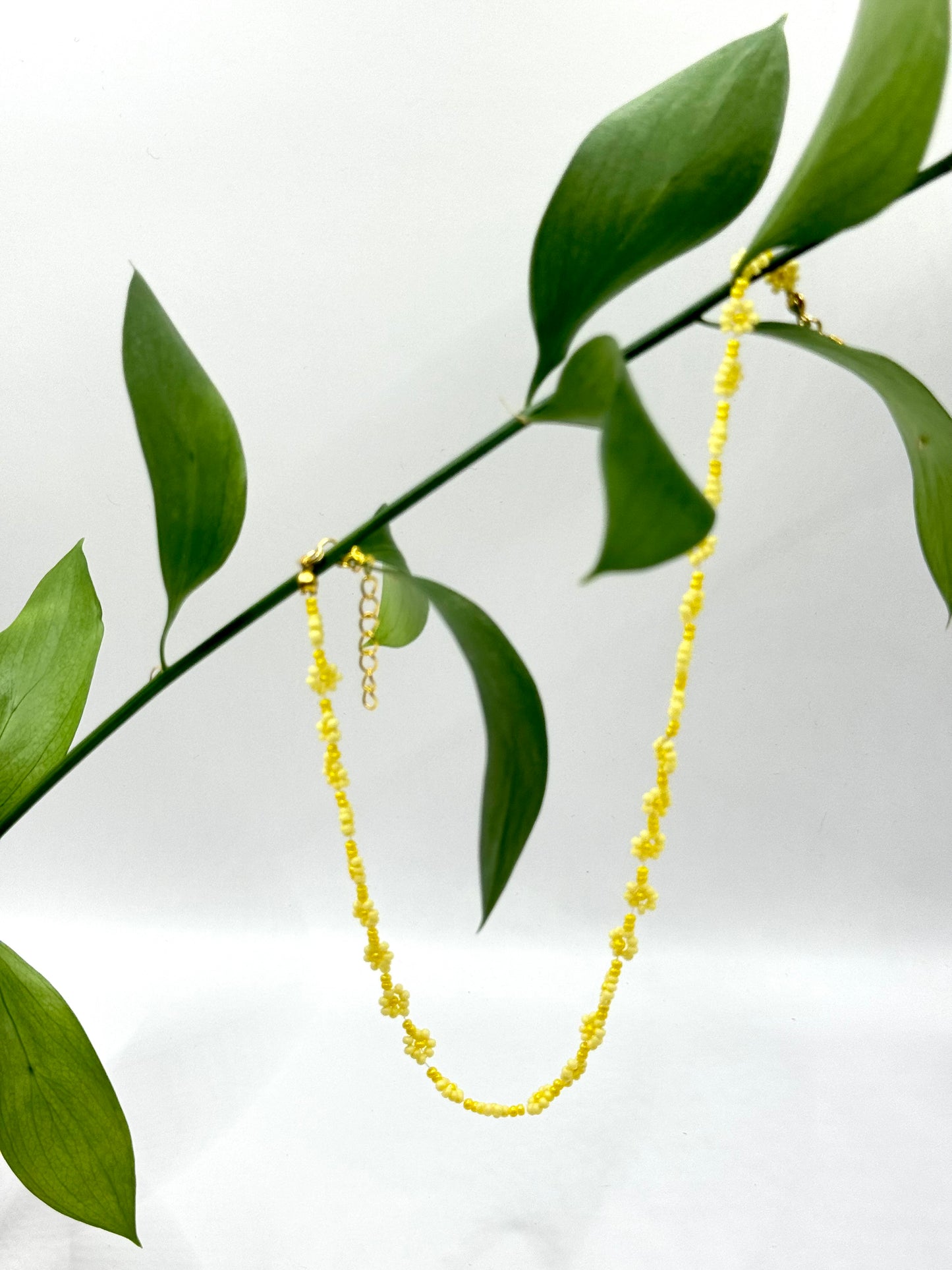 Colgante choker margarita